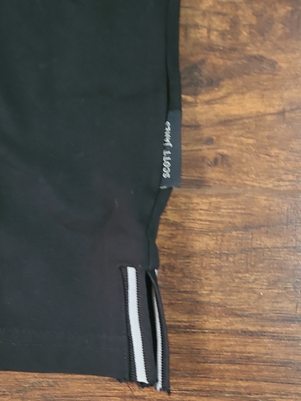 Scott James Black V-Neck Short Sleeve Men's Shirt with Contrast Trim Size Large - Picture 2 of 9